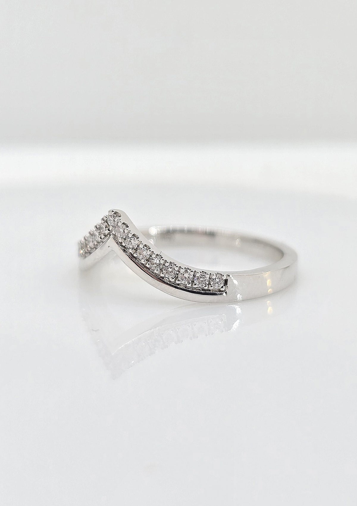 14K gold chevron diamond band, view 3