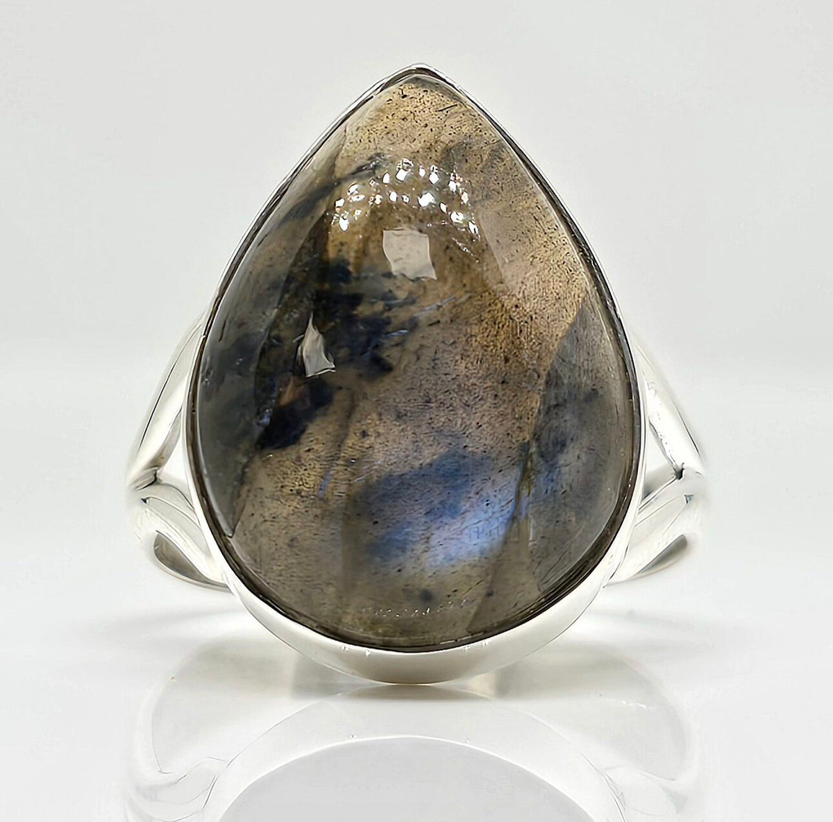 Sterling silver pear shaped labradorite ring