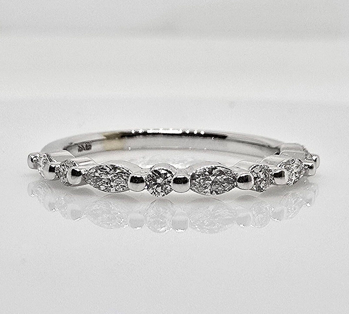 18K gold diamond wedding band