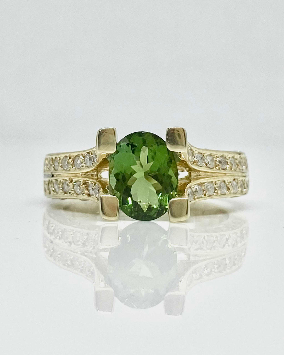 What Your Birthstone Says About You: A Guide to Birthstone Jewelry