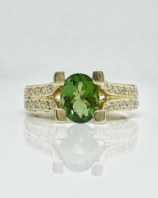 What Your Birthstone Says About You: A Guide to Birthstone Jewelry
