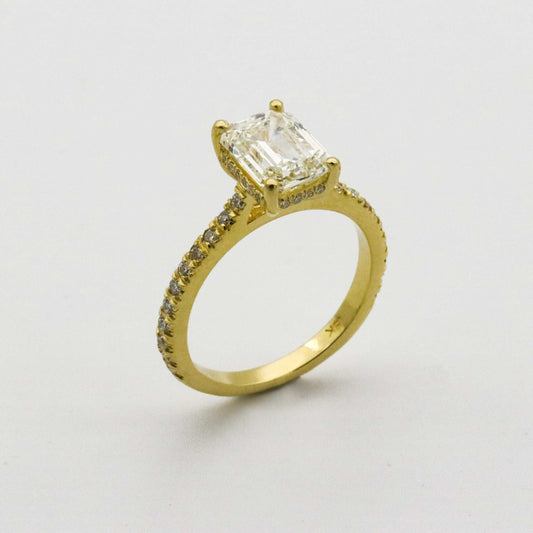 Elegant Eclat: Unveiling the Allure of Emerald Cut Engagement Rings