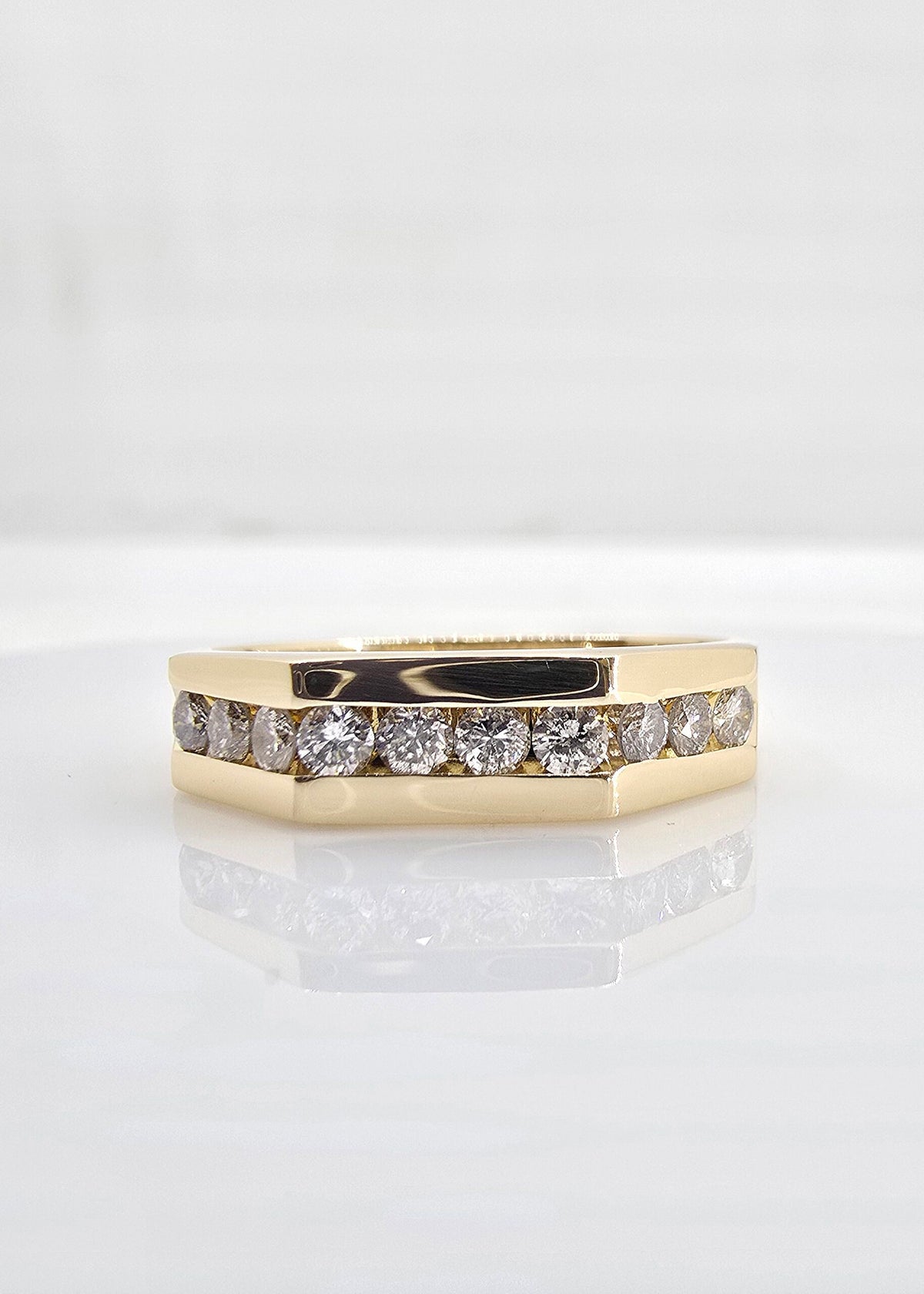 Pre-owned 14K gold diamond fashion ring