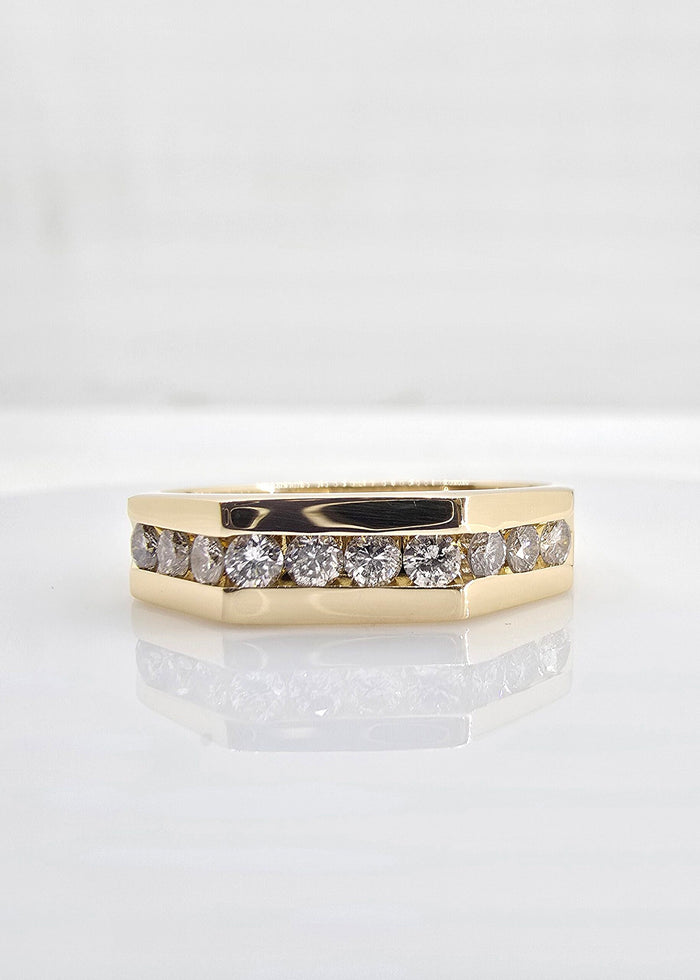 Pre-owned 14K gold diamond fashion ring