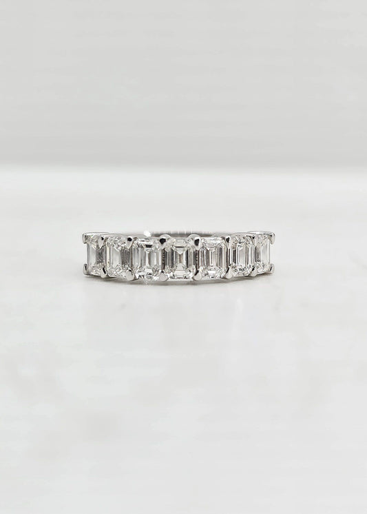 18K gold emerald cut diamond band