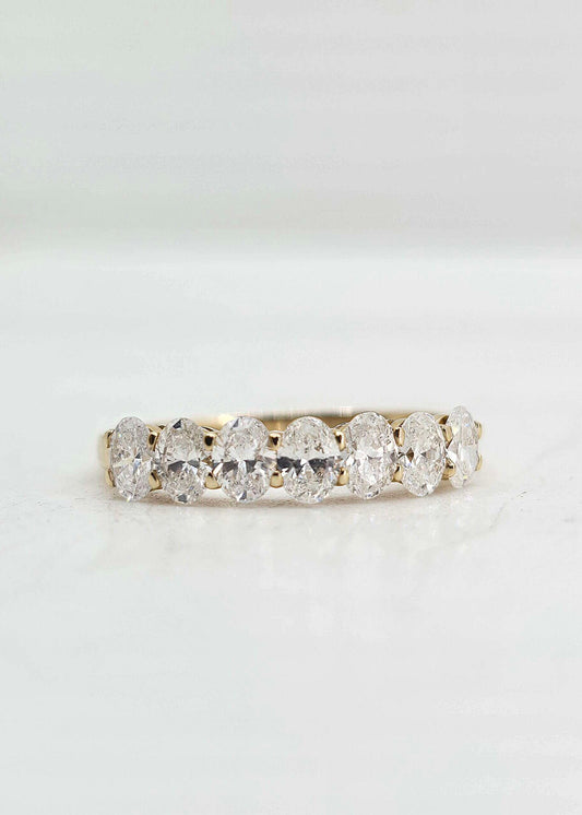 18K gold oval diamond band