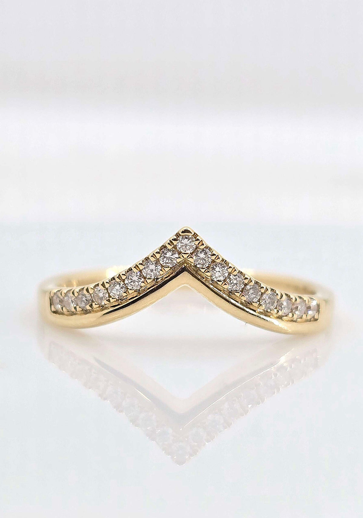 14K gold diamond chevron band