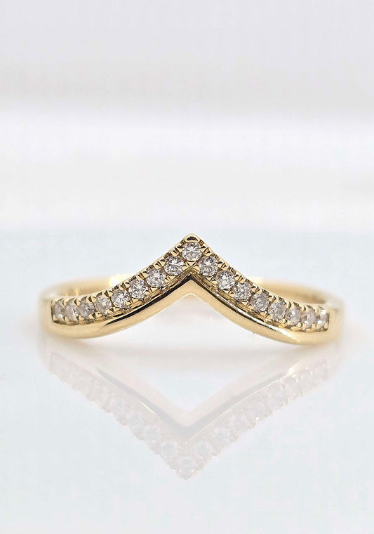 14K gold diamond chevron band