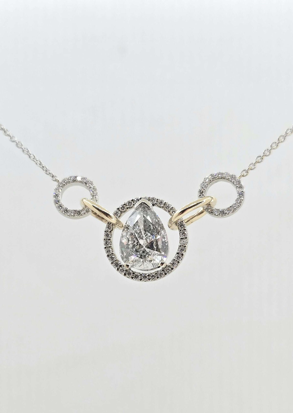 Pre-owned custom 14K gold diamond fashion necklace