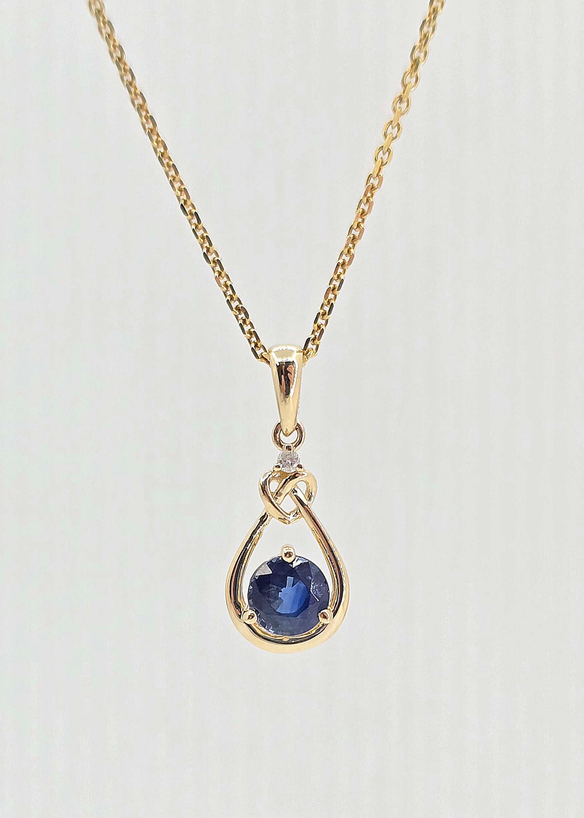 14K gold sapphire necklace