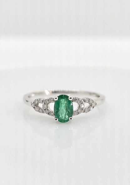 14K gold emerald and diamond ring
