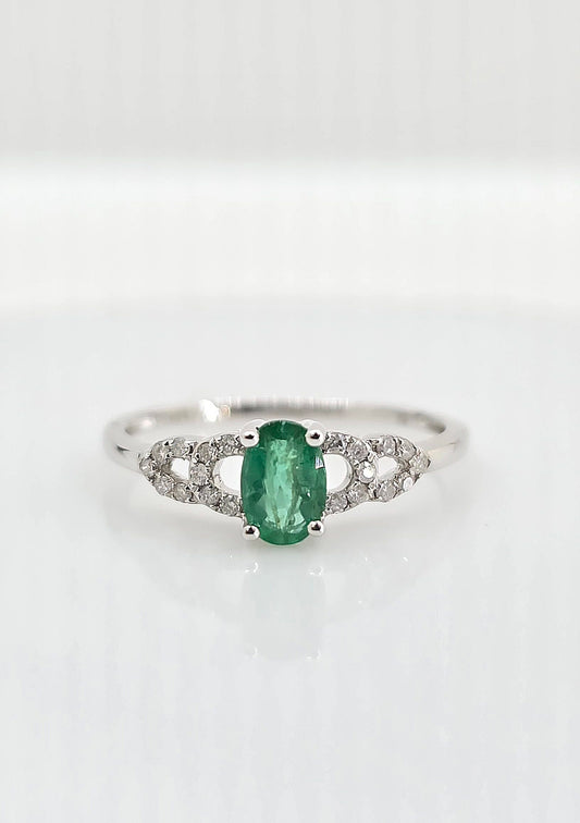 14K gold emerald and diamond ring
