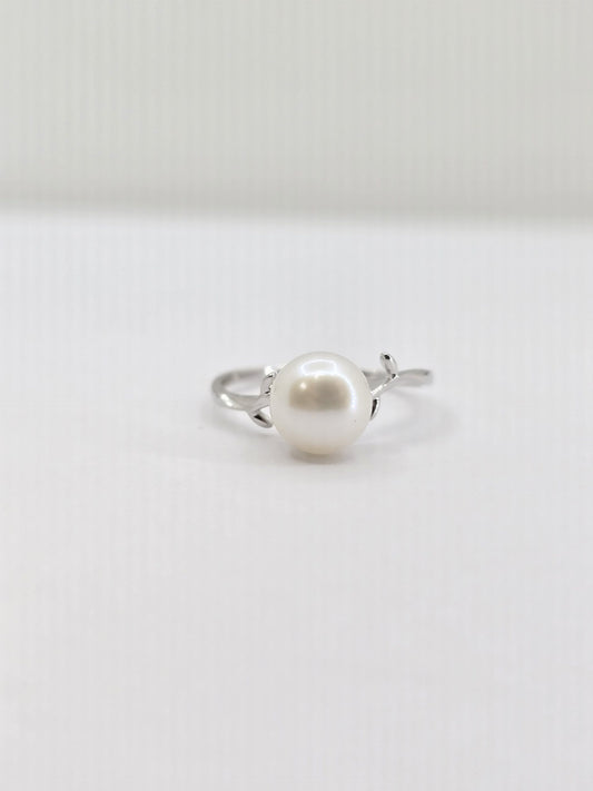 Sterling silver freshwater pearl ring