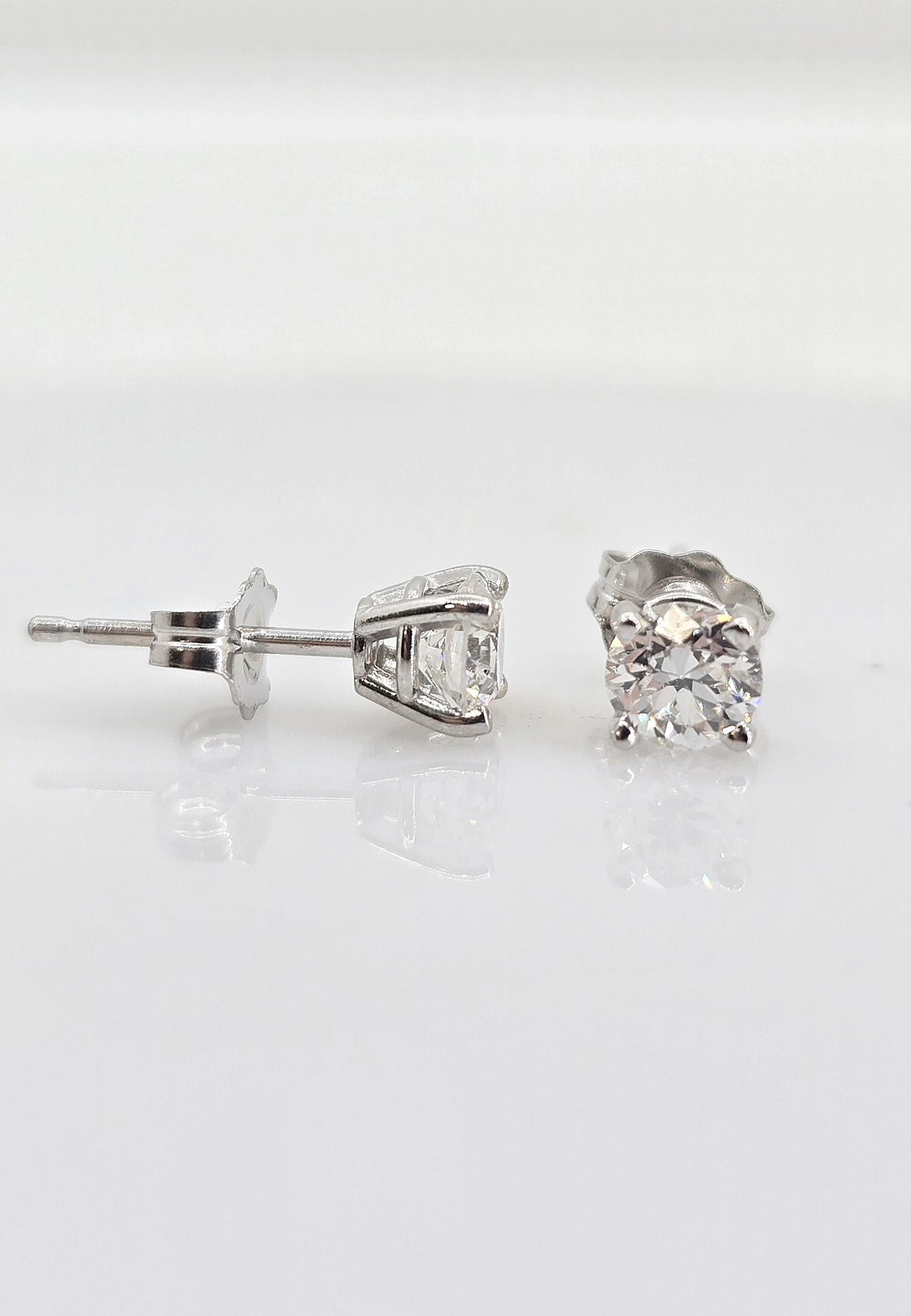 14K gold round diamond stud earrings