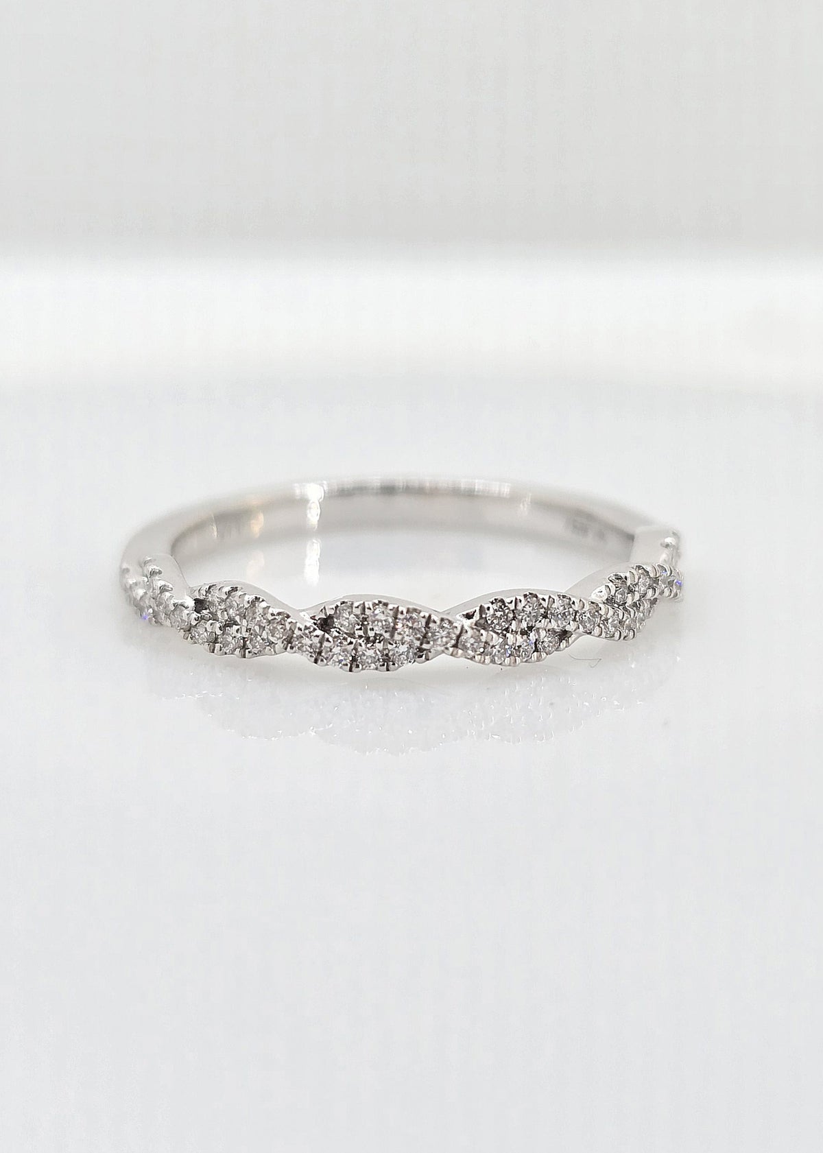 14K gold twisted diamond band