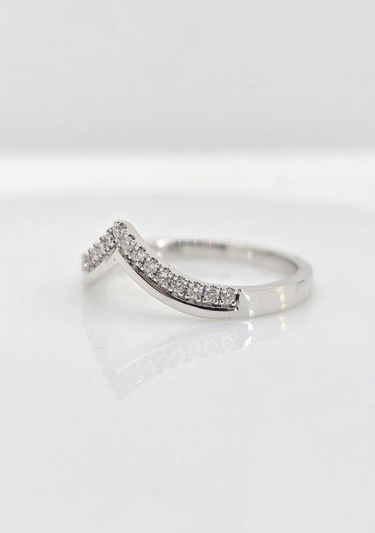 14K gold chevron diamond band, view 3