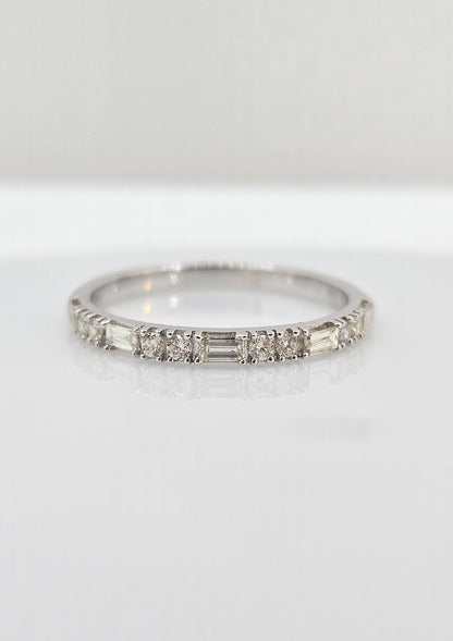 14K gold baguette diamond ring