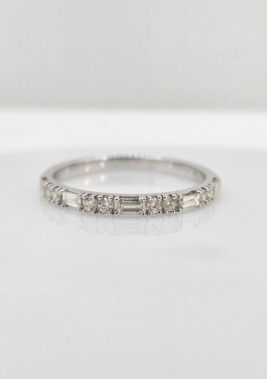 14K gold baguette diamond ring