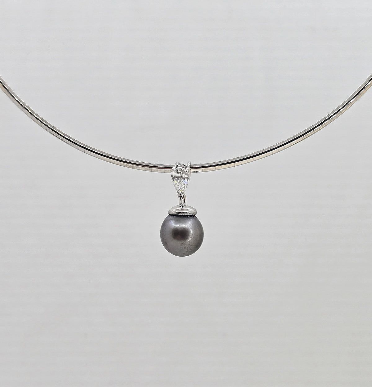 14K gold diamond and Tahitian pearl choker