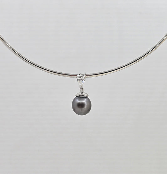14K gold diamond and Tahitian pearl choker