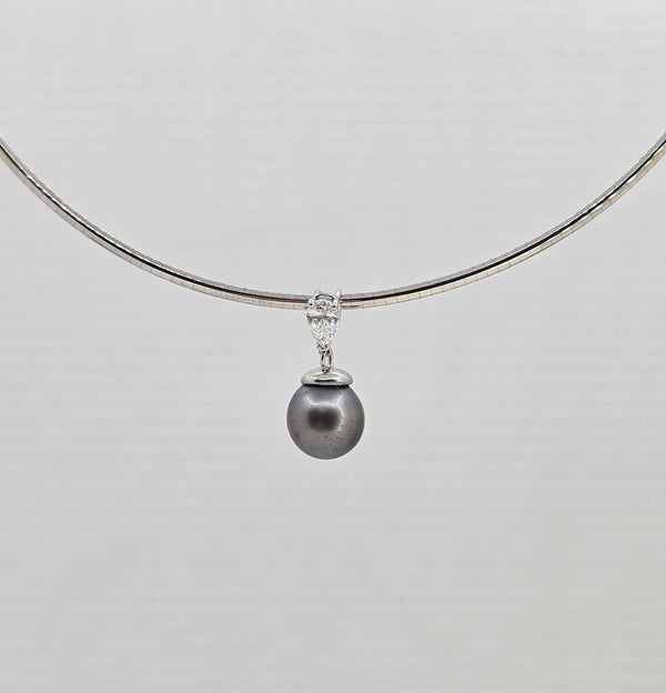 14K gold diamond and Tahitian pearl choker