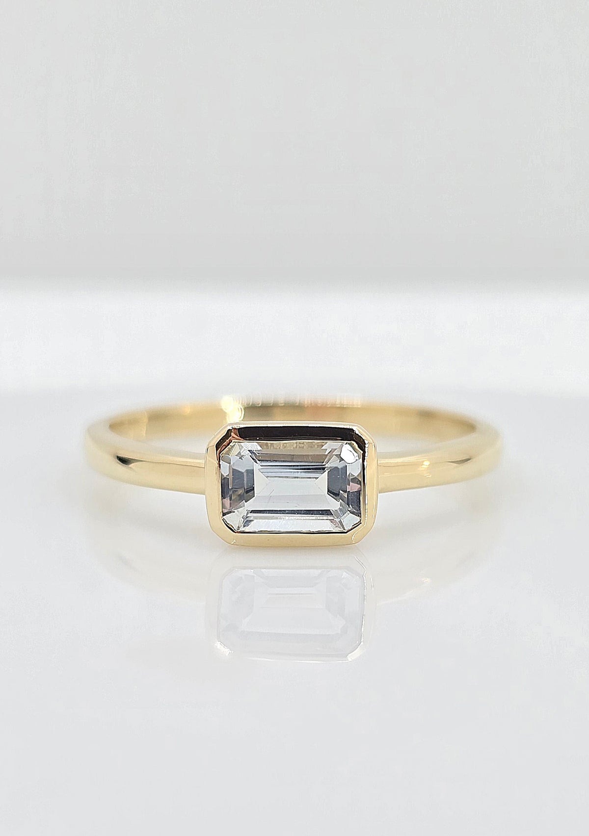 10K gold aquamarine ring