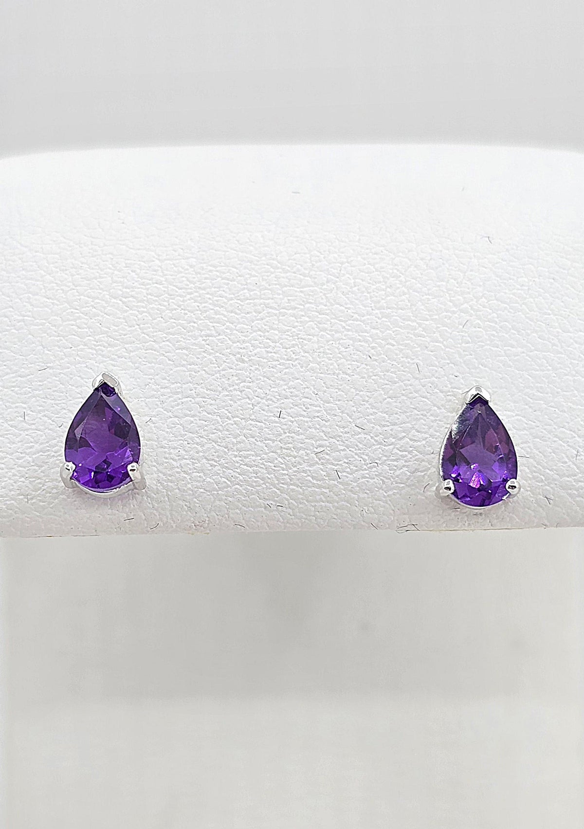 10K gold amethyst stud earrings