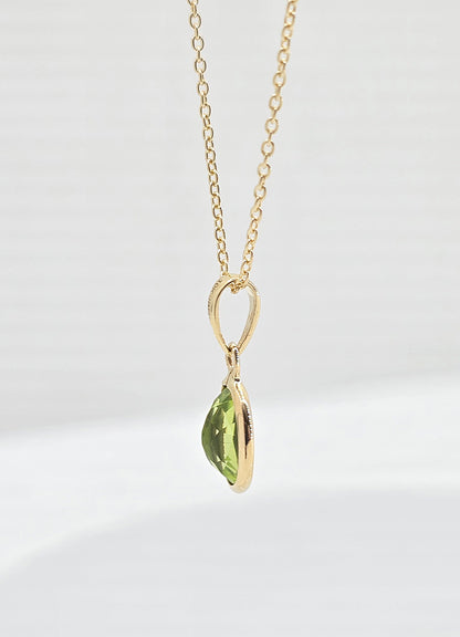 10K gold peridot necklace, view 3