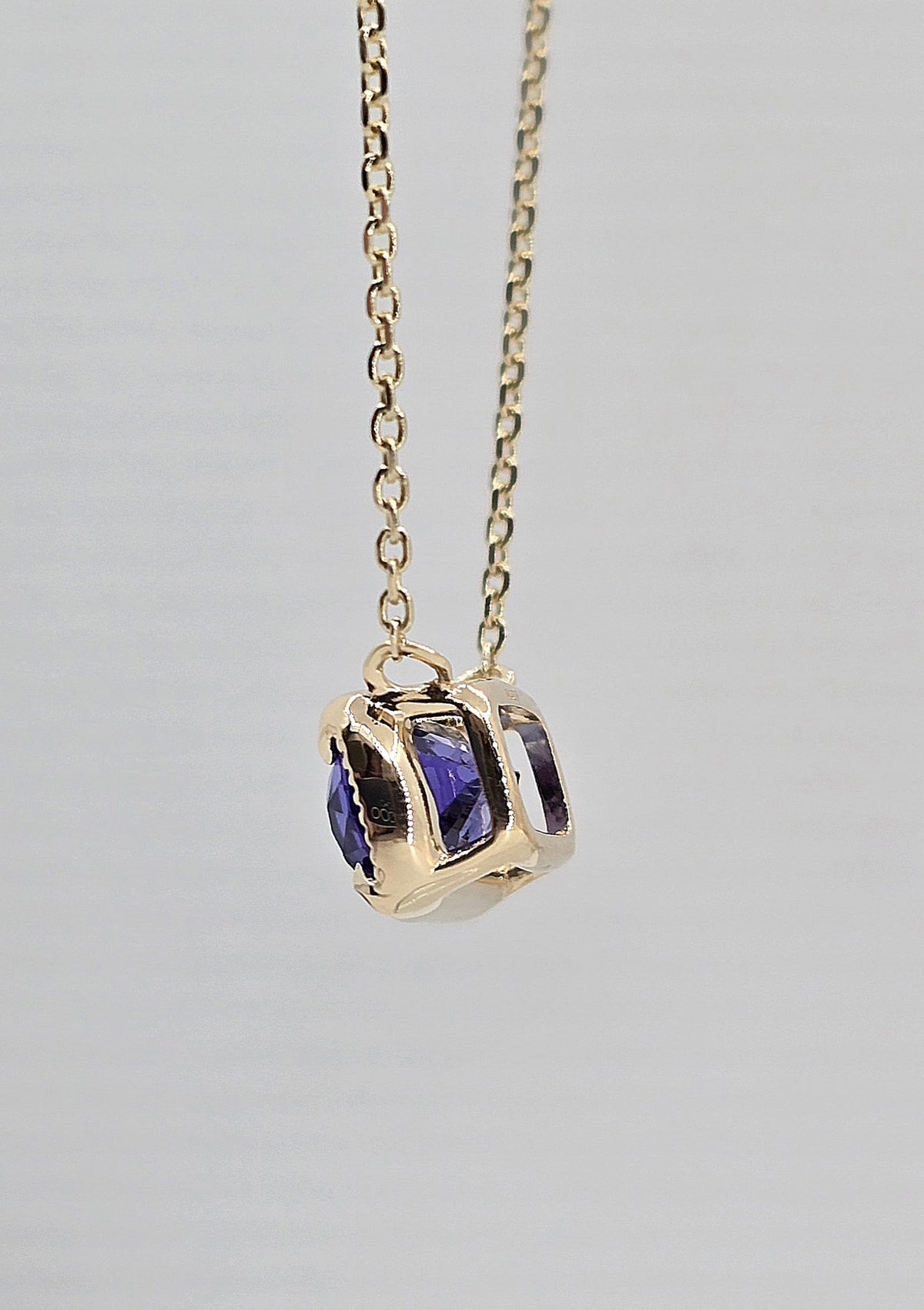 Custom 14k 2.11ctw Tanzanite Necklace