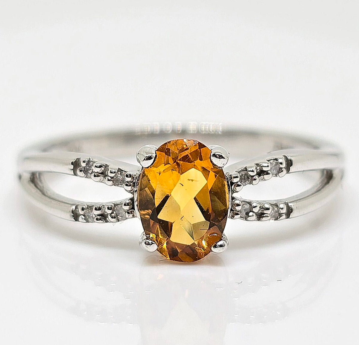 14K gold oval citrine ring