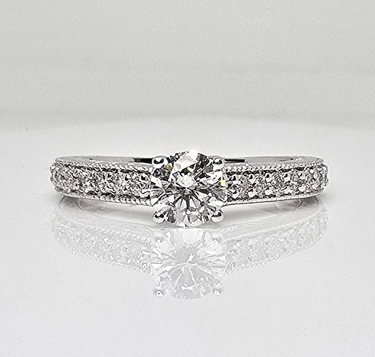 Pre-owned 14K white gold diamond engagement ring set