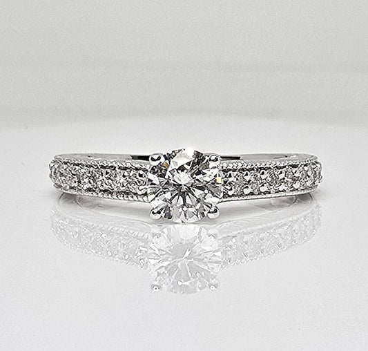 Pre-owned 14K white gold diamond engagement ring set