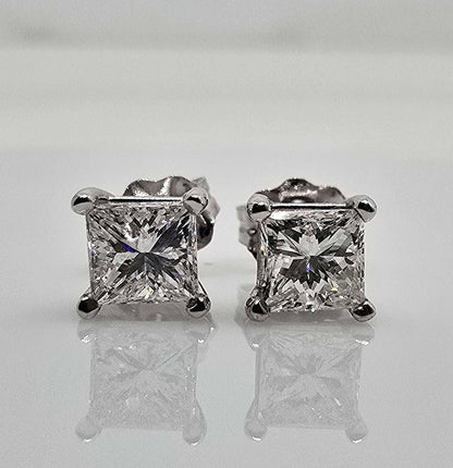 Pre-owned 14K gold princess cut diamond stud earrings