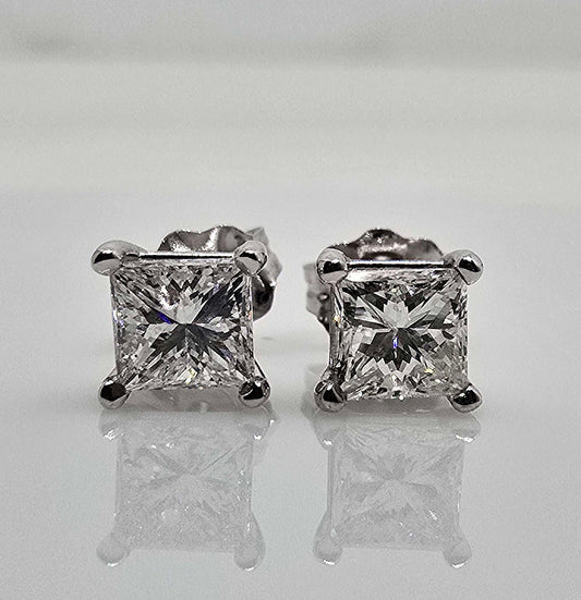 Pre-owned 14K gold princess cut diamond stud earrings