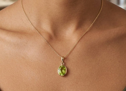 10K gold peridot necklace, view 2