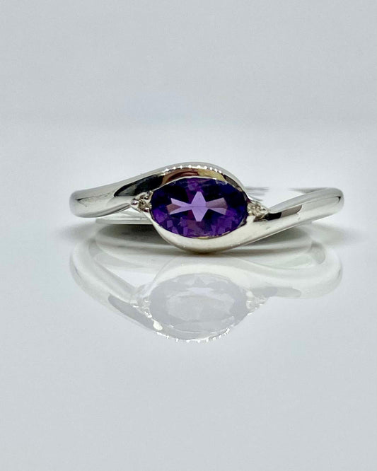 14K white gold oval amethyst and diamond ring