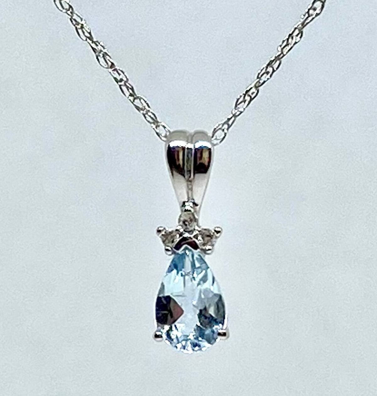 10K white gold aquamarine and diamond necklace