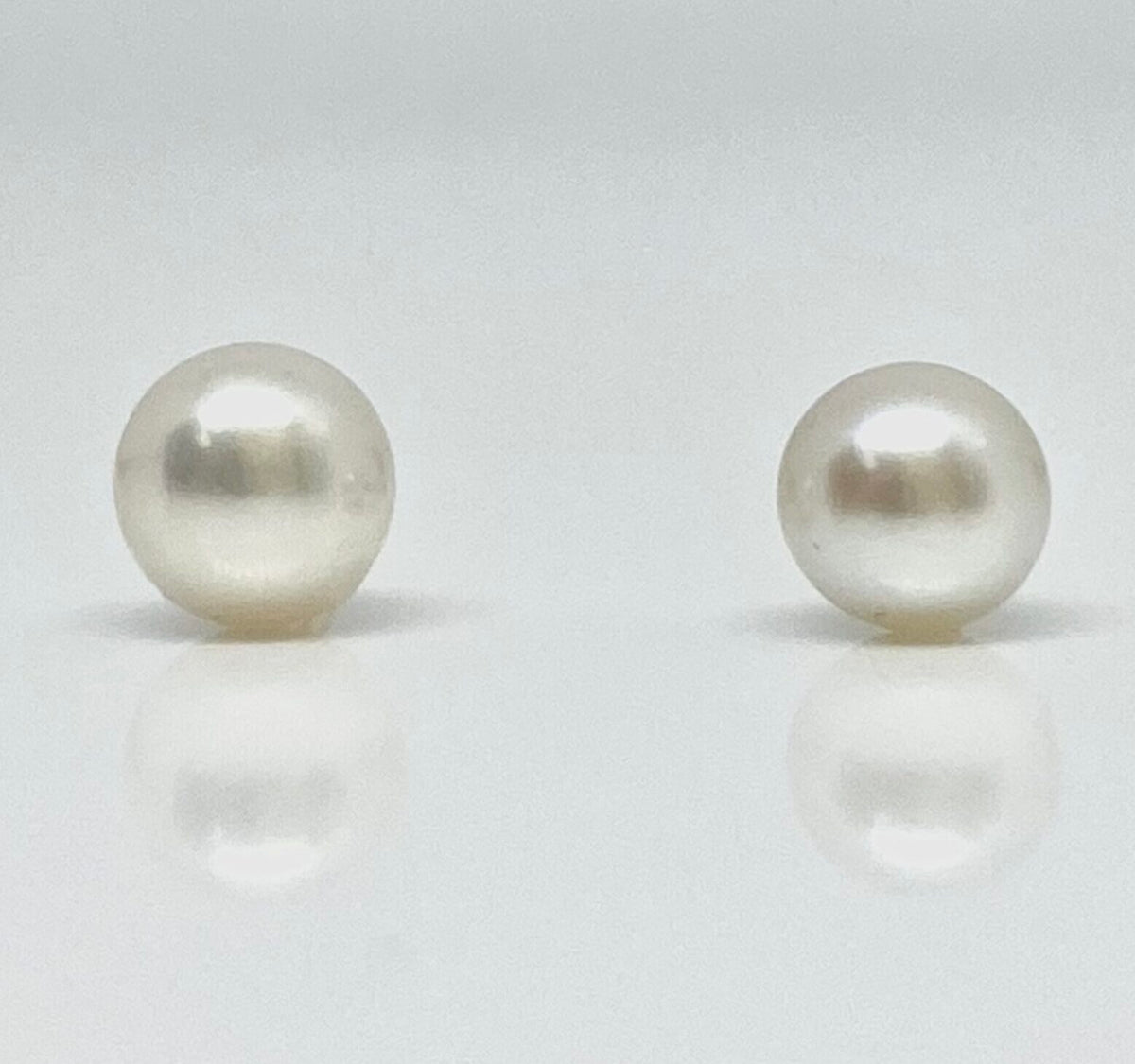 14K yellow gold 4.3mm pearl stud earrings