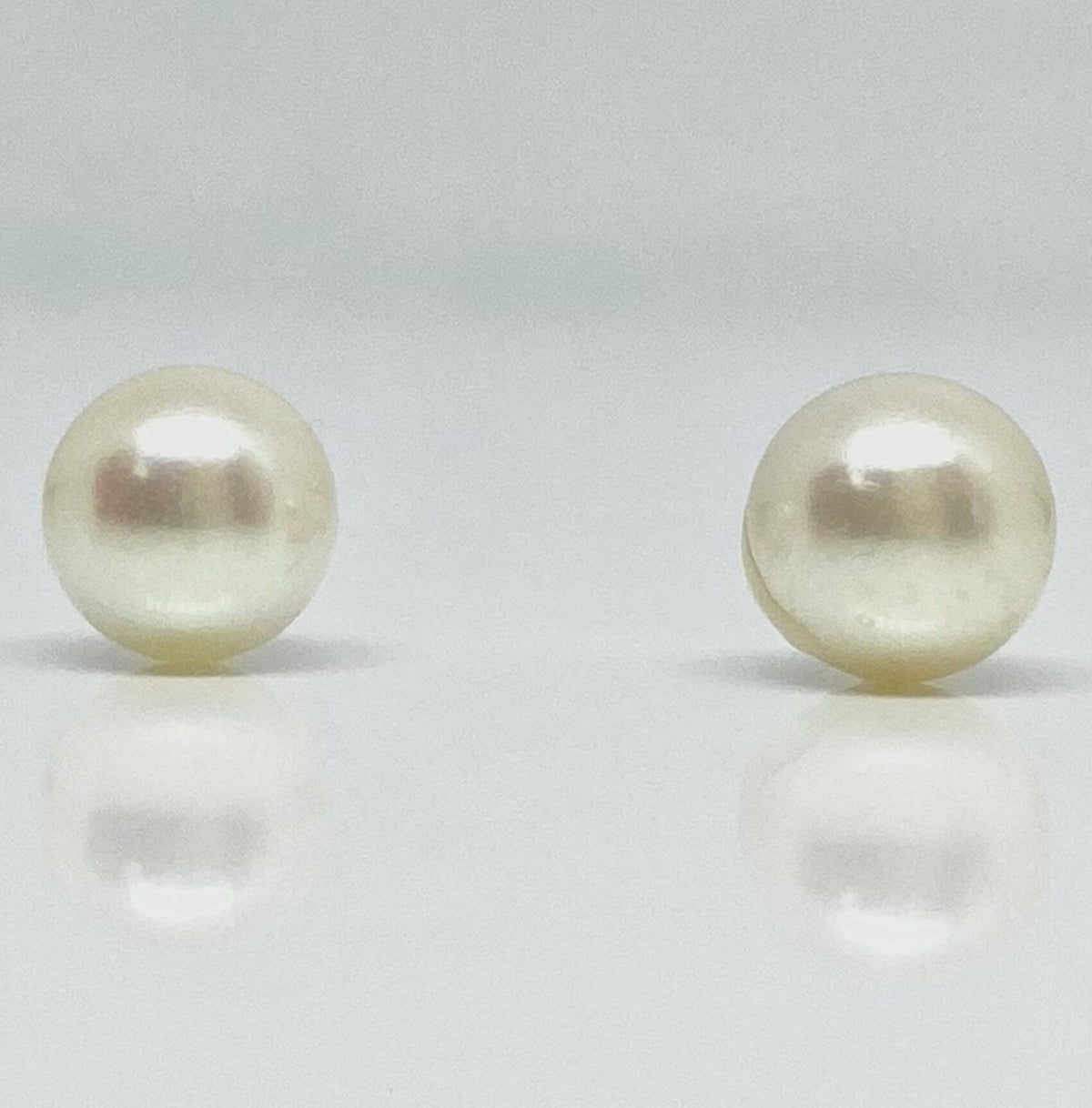 14K yellow gold 6mm pearl stud earrings