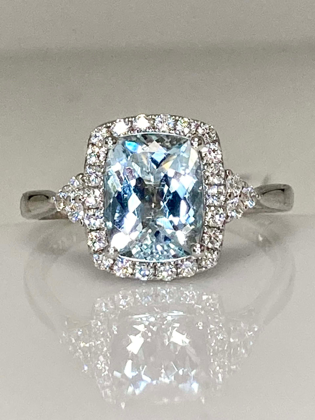 14K white gold aquamarine and diamond ring