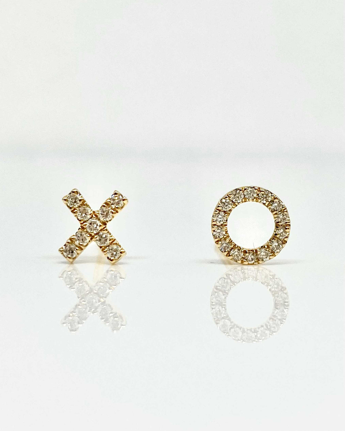 14K yellow gold diamond stud earrings