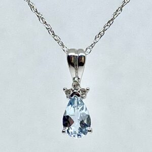 10kw .27ct Aquamarine and .02ctw Diamond Necklace