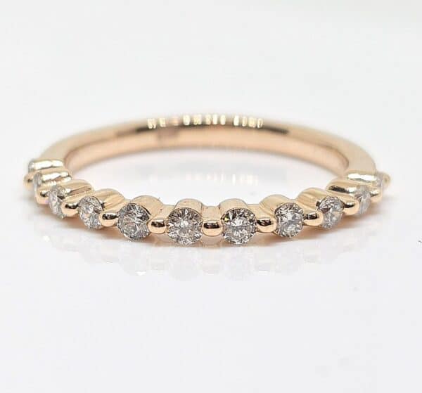 14k .39ctw Shared Prong Diamond Wedding Band