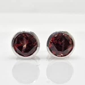 10k 1.1ctw Garnet Bezel Studs