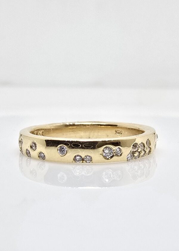 14k .42ctw Scattered Diamond Band