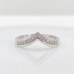 14k Chevron .12ctw Diamond Band